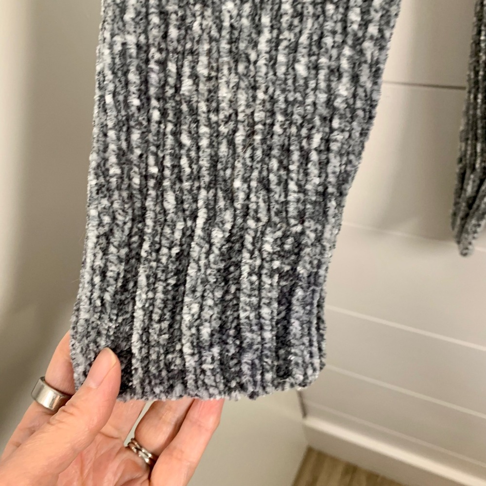 ORVIS V Neck Chenille‎ Sweater Women M Gray Soft Cozy Split Hem Tunic Classic - Picture 10 of 12